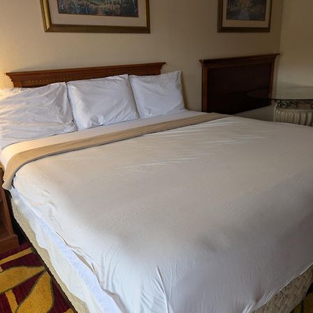 Sun Inn And Suites Кисими Екстериор снимка