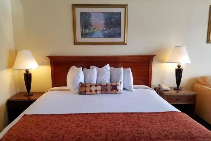 Sun Inn And Suites Кисими Екстериор снимка